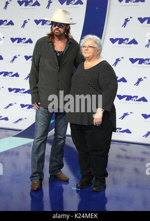 August 27, 2017 - Los Angeles, Kalifornien, USA - 27. August 2017 - Los Angeles, Kalifornien - Billy Ray Cyrus, Susan Bro. 2017 MTV Video Music Awards statt im Forum. Photo Credit: F. Sadou/AdMedia (Credit Bild: © F. Sadou/AdMedia über ZUMA Draht) Stockfoto