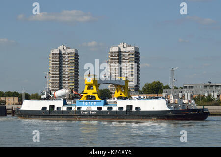 Woolwich Ferry Ernest Beven Betrieb der Fähre Gratis Service an Woolwich, London Stockfoto