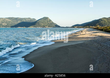 Liegenden Strand. Florianopolis, Santa Catarina, Brasilien. Stockfoto