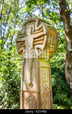 Keltisches Kreuz Pilgerweg Watt Memorial in Compton, einem Dorf in der Nähe von Guildford, Surrey, England, Großbritannien Stockfoto