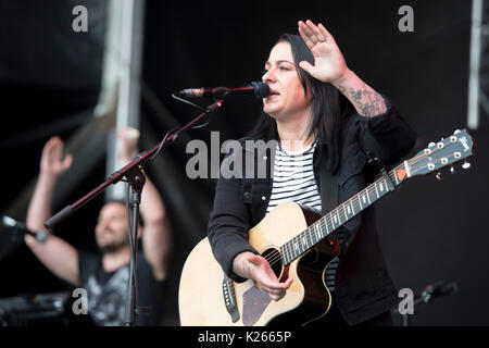 Fahrgassen 2017 Sheffields Lucy Spaggan Sonntag Gast auf der Bühne in Devonshire Green unterhält Stockfoto