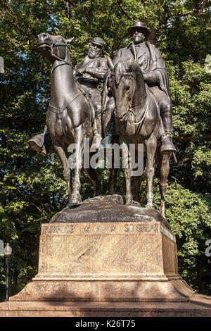 Das Lee-Jackson Memorial befand sich bis August 2017 in Wyman Park, Baltimore, Maryland, und wurde aufgrund seiner Auswirkungen von Rassismus und falscher Geschichte entfernt. Stockfoto