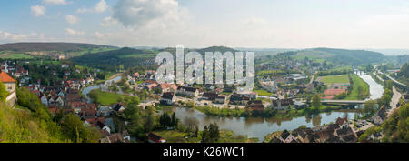 Anzeigen von Harburg und den Fluss Wörnitz, Donau-Ries, Bayern, Deutschland Stockfoto