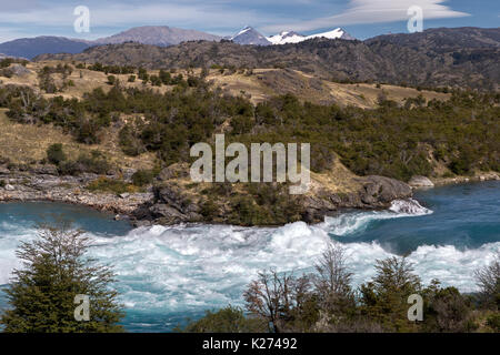 Zusammenfluss Rio Baker (R) & Nef (L) Carretera Austral 7 Chile Patagonien über X-83 Cruce Ruta 7 Entrada Baker-Paso Roballos, Cochrane Stockfoto