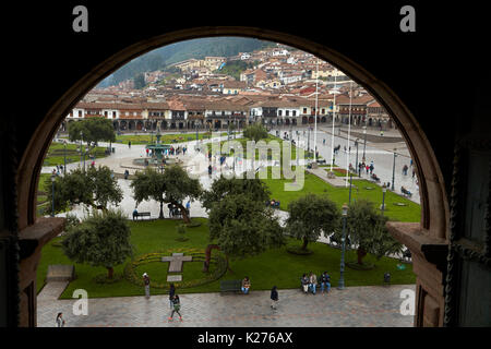 Blick auf die Plaza de Armas von Iglesia de la Compañía, Cusco, Peru, Südamerika Stockfoto