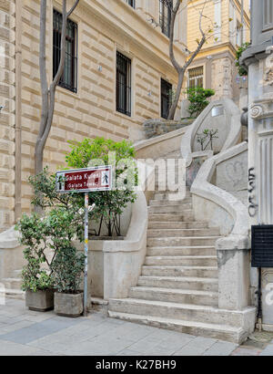 Camondo Schritte, einem berühmten Fußgängerzone Treppe zu Galata Turm, um 1870 erbaut, befindet sich am Ufer Straße in Galata (karaköy) Bezirk Istanb Stockfoto