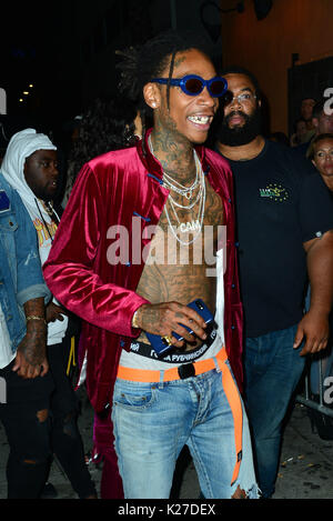 Wiz Khalifa und Freundin Izabela Guedes verlassen Warwick Nachtclub in Hollywood. Mit: Wiz Khalifa Wo: Hollywood, California, United States Wann: 27 Aug 2017 Quelle: WENN.com Stockfoto