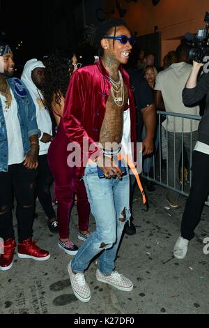 Wiz Khalifa und Freundin Izabela Guedes verlassen Warwick Nachtclub in Hollywood. Mit: Wiz Khalifa Wo: Hollywood, California, United States Wann: 27 Aug 2017 Quelle: WENN.com Stockfoto