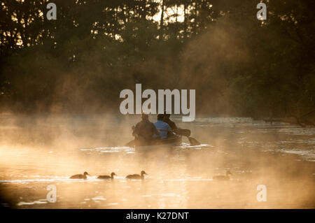 Kanufahren auf der Schwentine Fluss Stockfoto