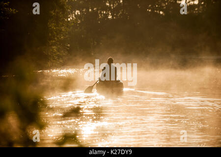 Kanufahren auf der Schwentine Fluss Stockfoto