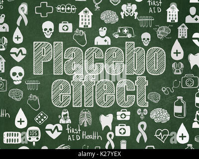 Gesundheitskonzept: Placebo-Effekt auf Schule-Brett-Hintergrund Stockfoto
