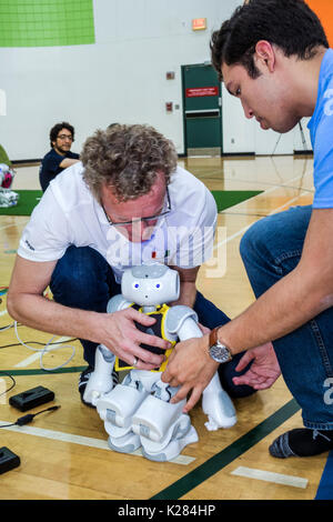Miami Florida, University of Miami, RoboCup Open, Roboter, SoftBank Robotics NAO-Roboter, künstliche Intelligenz von KI, Studenten Bildung Schüler Jugend, Co Stockfoto