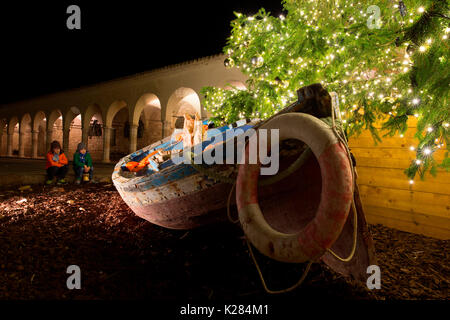 Europa, Italien, Perugia Distict, Assisi. Weihnachtsbaum auf dem Platz Stockfoto