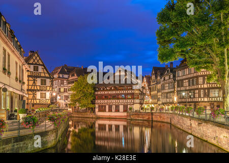 Straßburg Fachwerk Haus City Skyline bei Nacht, Straßburg, Frankreich Stockfoto