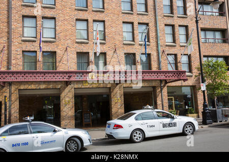 Holiday Inn Hotel liegt im Viertel The Rocks in Sydney Stadtzentrum auf der George Street, Sydney, Australien Stockfoto