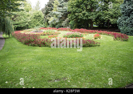 Das Arboretum in der Stadt Nottingham mit Garten und Bettwäsche Blumen Stockfoto