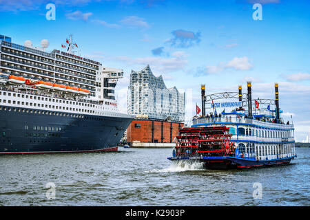 Kreuzfahrtschiff "Queen Mary 2" im Hamburger Hafen, Deutschland Stockfoto