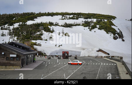 Tohoku, Japan - 15. Mai 2017. Touristische Station auf dem Mount Iwate am Sommer, der in Japan Tohoku. Mt Iwate (2038 m) ist eines der besten Aussicht in der en Stockfoto