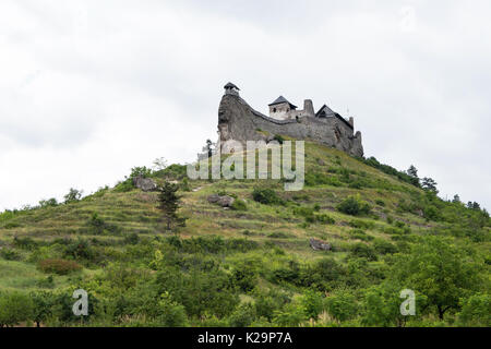 Schloss von Boldogko auf Hügel in Boldogkovaralja, Ungarn Stockfoto