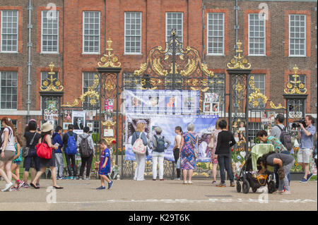 London, Großbritannien. 29 Aug, 2017. Prinzessin Diana 20. Jahrestag Stockfoto