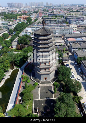 Shijiazhuang. 30 Aug, 2017. Foto am 12.08.30, 2017 zeigt die Linxiao Pagode der Tianning Tempel in der Altstadt von Zhengding county,Hebei Chinas Provinz übernommen. Die antike Stadt hier hat eine Geschichte von mehr als 1.600 Jahren. Credit: Chen Qibao/Xinhua/Alamy leben Nachrichten Stockfoto