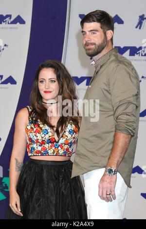 Jenelle Evans, David Eason in der Ankunftshalle für MTV Video Music Awards (VMAs) 2017 - Ankunft 4, das Forum, Inglewood, CA August 27, 2017. Foto von: Priscilla Grant/Everett Collection Stockfoto