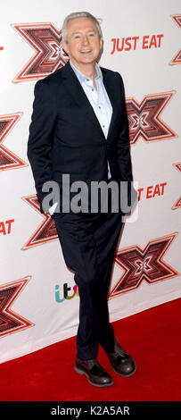 London, Großbritannien. 30 Aug, 2017. Louis Walsh an der X-Faktor Neue Serie starten bei Picturehouse Zentrale in London Quelle: Alpha Foto/Alamy leben Nachrichten Stockfoto