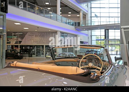 Mercedes-Benz 190SL Cabriolet (1958), Mercedes-Benz World, Brooklands, Weybridge, Surrey, England, Großbritannien, Großbritannien, Großbritannien, Großbritannien, Europa Stockfoto