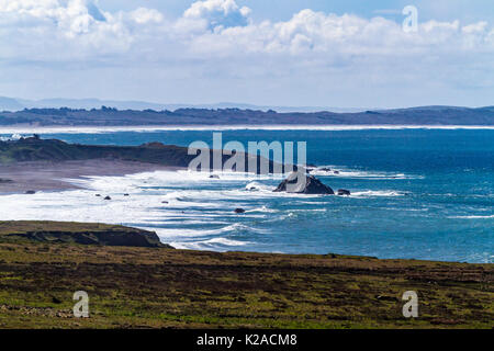 Die Kalifornien North Coast in Sonoma County entlang Scenic Highway 1 bei Ziege Rock State Beach, wo die russischen Fluss den Pazifischen Ozean trifft Stockfoto