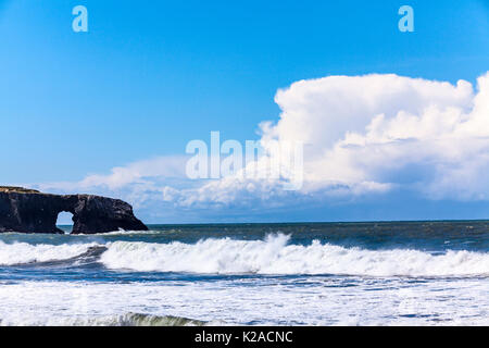 Die Kalifornien North Coast in Sonoma County entlang Scenic Highway 1 bei Ziege Rock State Beach, wo die russischen Fluss den Pazifischen Ozean trifft Stockfoto