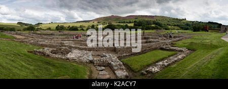 Vindolanda auf Hadrian's Wall, Northumberland, England. August 2017: Vindolanda Roman Fort sah es die erste römische Siedlung zwischen AD 74 und AD 85. Stockfoto