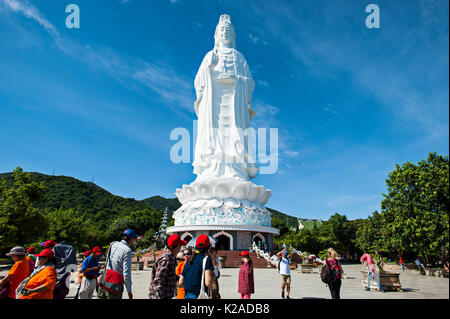 Lady Buddha, Linh Ung Pagoda, Lady Buddha Tempel, Da Nang, Vietnam. Lady Buddha, dem höchsten Buddha Statue in Vietnam, steht bei 67 Meter hohen (220f Stockfoto