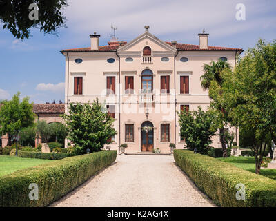 Verona, Italien - 28. Juli 2017: Villa Bongiovanni offen für eine Hochzeitsmesse in Verona Sonntag, 29. März 2015. Es entstand im klassizistischen Stil in t Stockfoto