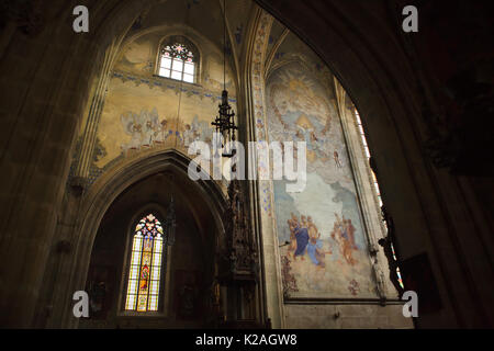 Wandmalereien von 1904-1905 von tschechischen Jugendstil Maler Karel Vítězslav Mašek in St Lawrence's Kirche (kostel svatého Vavřince) in Vysoke Myto in Ostböhmen, Tschechische Republik. Stockfoto