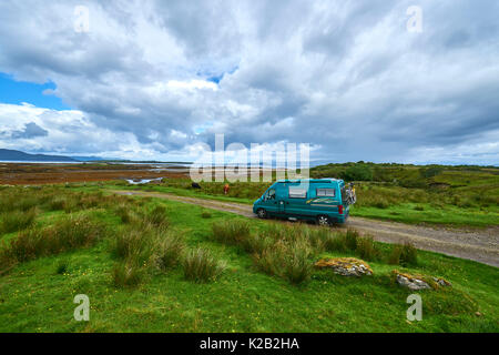 Wohnmobil wildes Campen in abgelegenen Teil von Schottland auf der Insel Skye Stockfoto