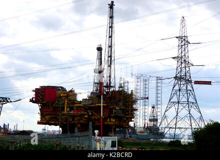 Stillgelegt Brent Delta Nordsee Shell-oelplattform Plattform in der Lage Großbritannien Seaton Hafen Hartlepool warten auf Demontage und Recycling Stockfoto