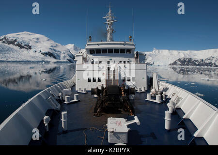 Blick von der Bug der "Clipper Adventurer" in Neko Harbour, Andvord Bay, Antarktische Halbinsel. Januar 2012. Alle nicht-redaktionelle Verwendungen muß einzeln beendet werden. Stockfoto