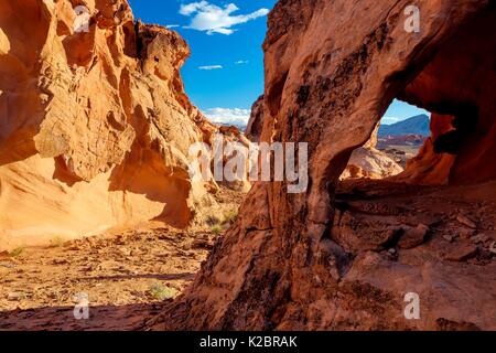 Die Sonne über sandsteinfelsen Streifen an der Kleinen Finnland Bildung am Gold Butte National Monument, 28. September 2016 in der Nähe von Kaunas, Nevada. Stockfoto