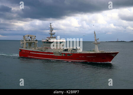 Die fraserburgh registriert Pelagische Trawler "Christina S' nähern Peterhead Hafen, August 2014. Alle nicht-redaktionelle Verwendungen muß einzeln beendet werden. Stockfoto