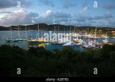 Boote in Falmouth Harbour, Antigua günstig. Dezember 2012. Stockfoto