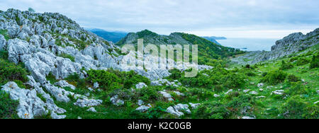 Blick auf Torre de Cerredo, Noja, Kantabrien, Spanien, Mai 2015. Stockfoto