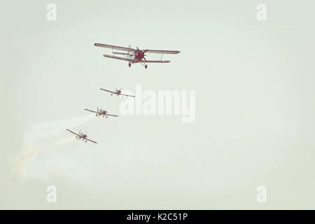 RADOM, Polen - 26. AUGUST 2017: Aerobatic Team während der Air Show Radom 2017. Stockfoto