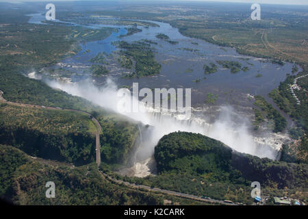 Panoramablick auf das Luftbild Victoriafälle in voller Kraft Sambia/Simbabwe Stockfoto