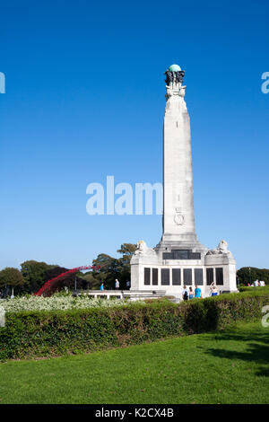 Mohnblumen Wave kunst Installation bei Plymouth Marine Memorial. Von Paul Cummins Artist und Tom Piper Designer. Hoe, Plymouth, Devon, England Großbritannien GB Stockfoto