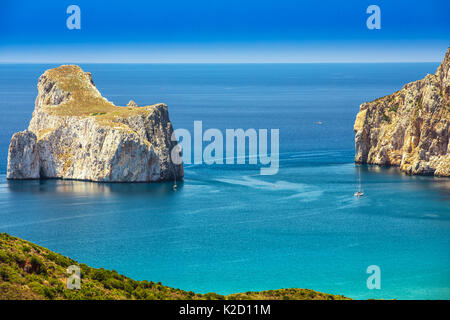 Spaggia di Masua Strand und Pan di Zucchero, Costa Verde, Sardinien, Italien. Stockfoto