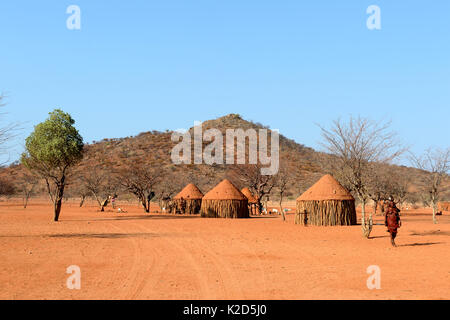 Traditionelles Himba Dorf in der Nähe von Epupa. Kunene region. Kaokoveld, Namibia. Oktober 2015 Stockfoto