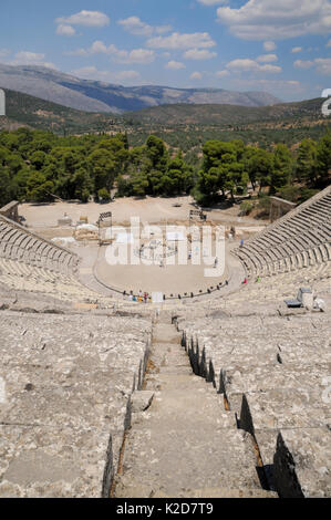 Antike Theater von Epidaurus/Epidavros, Argolis, Peloponnes, Griechenland, August 2013. Stockfoto