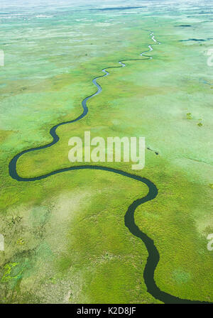 Luftaufnahme von mäandernden Ngoga Kanal im Okavango Delta, Botswana 2011 Stockfoto