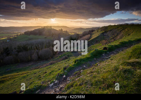 Downham Hill aus eisenzeit Hill fort an Uley begraben, Cotswold Escarpment, Gloucestershire, England, UK. März 2015. Stockfoto