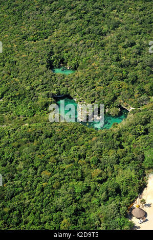 Luftaufnahme der Cenoten, Süßwasser-Bohrungen auf der ganzen Halbinsel Yucatan, Mexiko Stockfoto